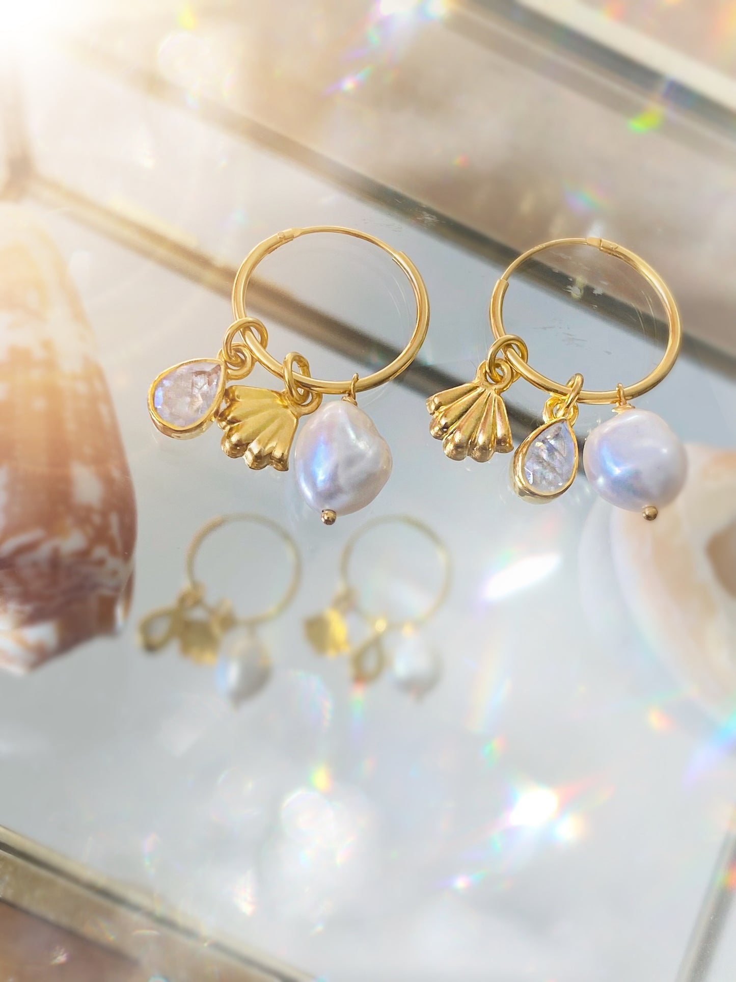 Vida moonstone earring 18k