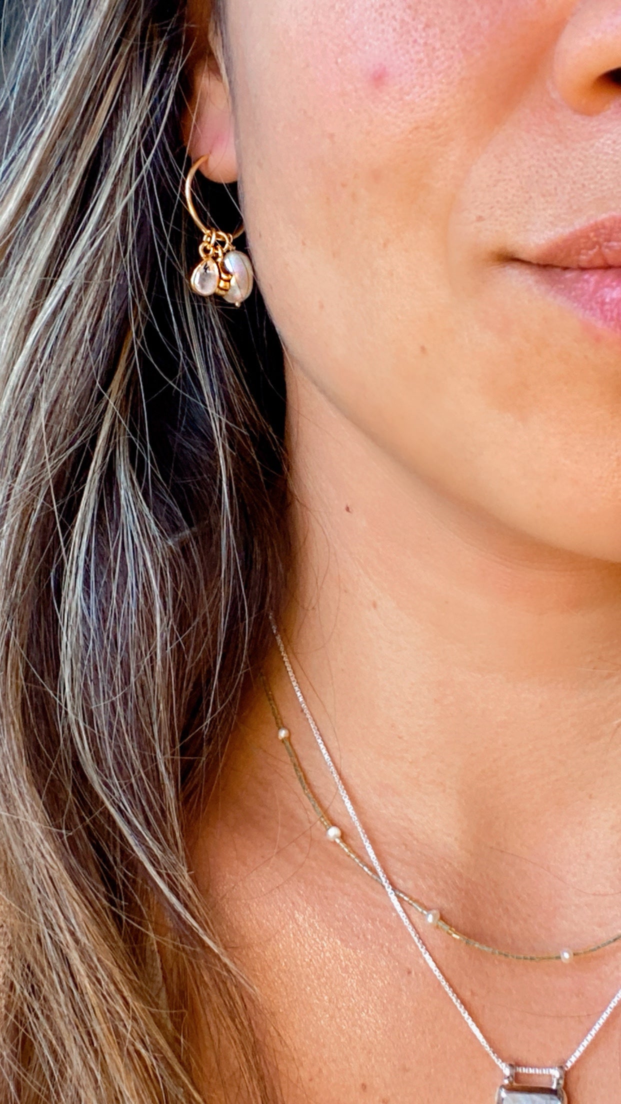 Vida moonstone earring 18k
