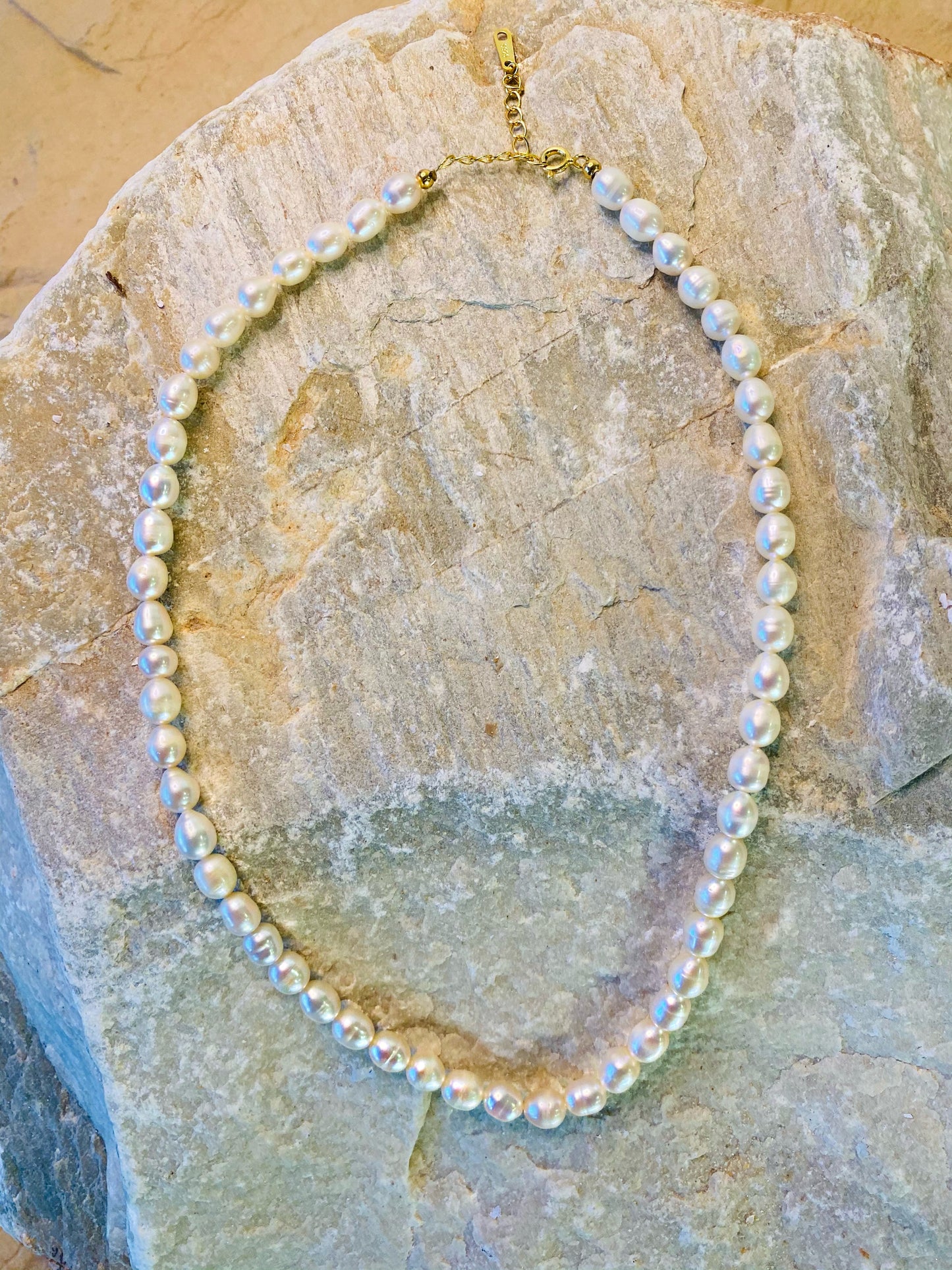 Pearl choker
