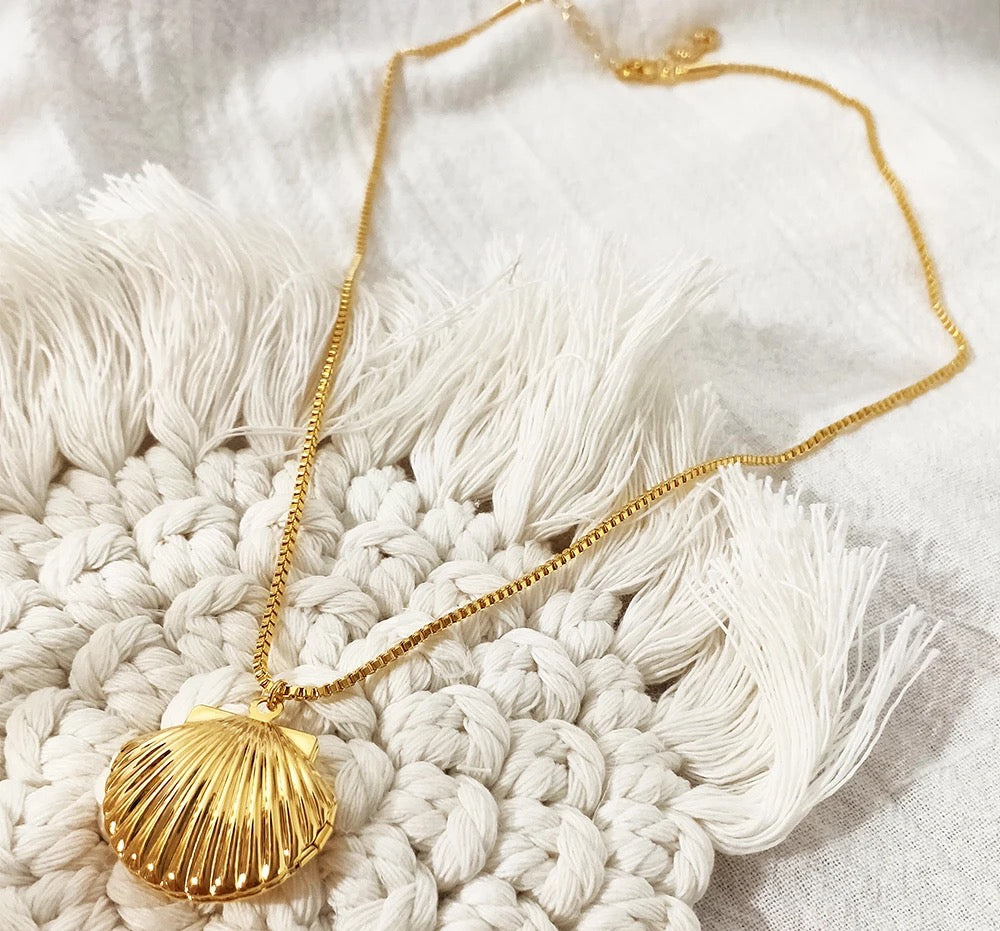 Yanna shell necklace 18k