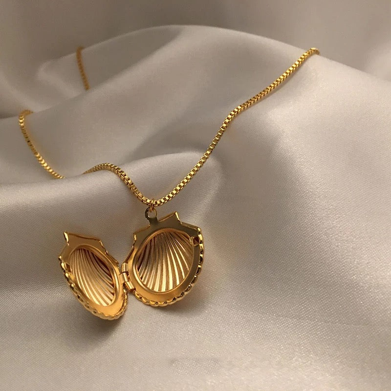 Yanna shell necklace 18k