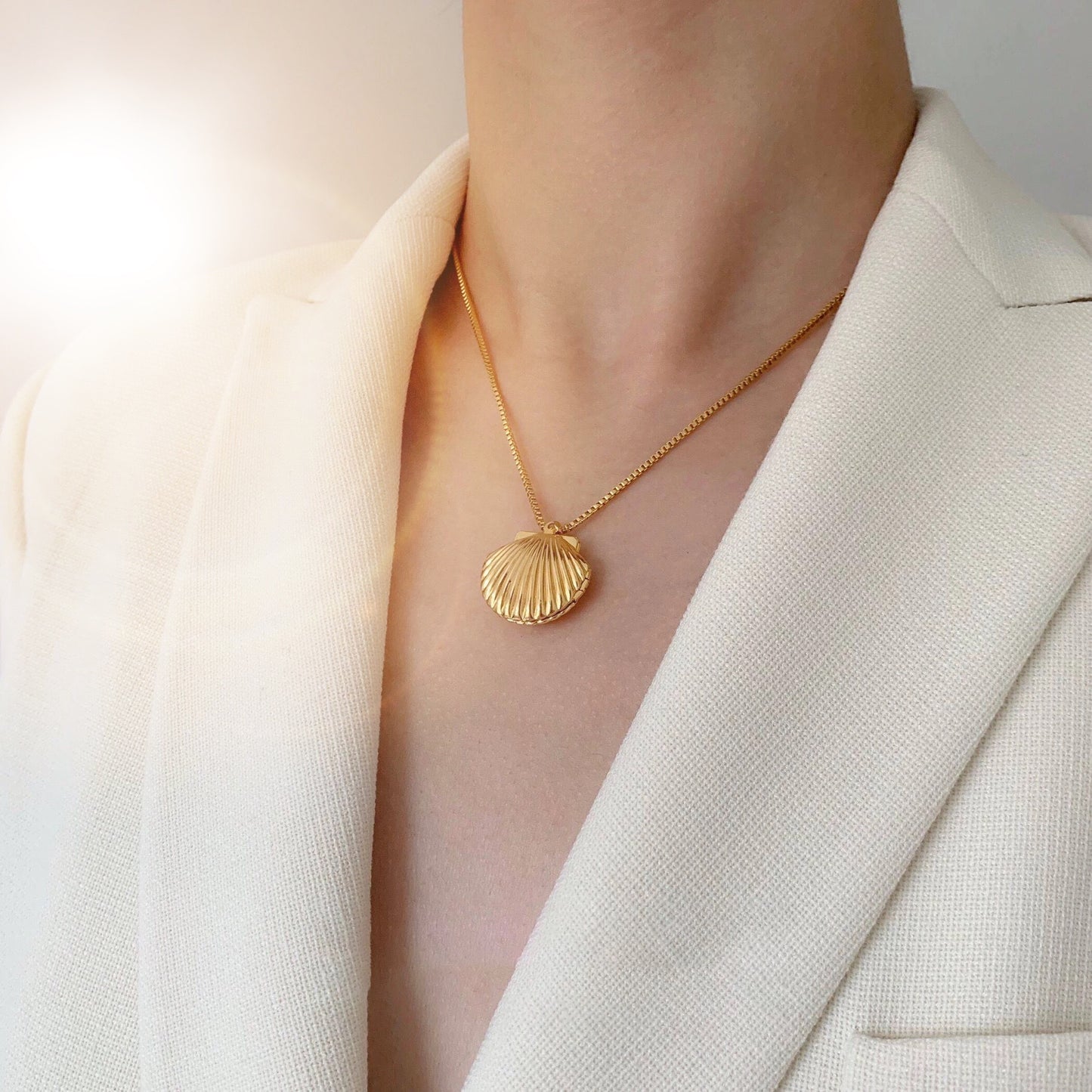 Yanna shell necklace 18k