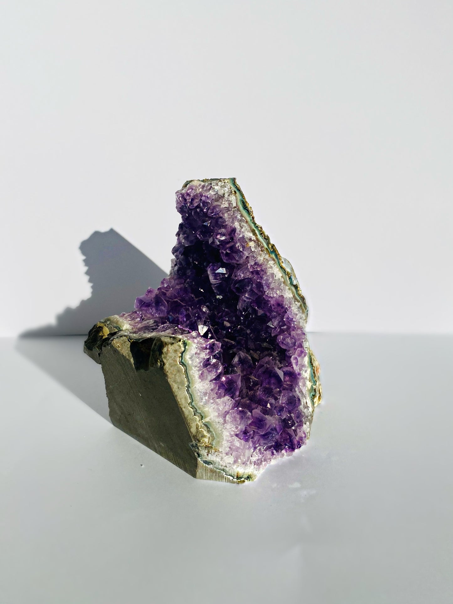Free standing amethyst