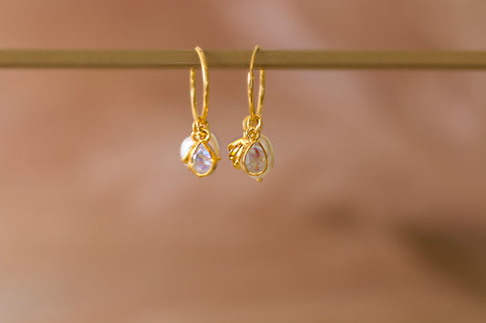 Vida moonstone earring 18k