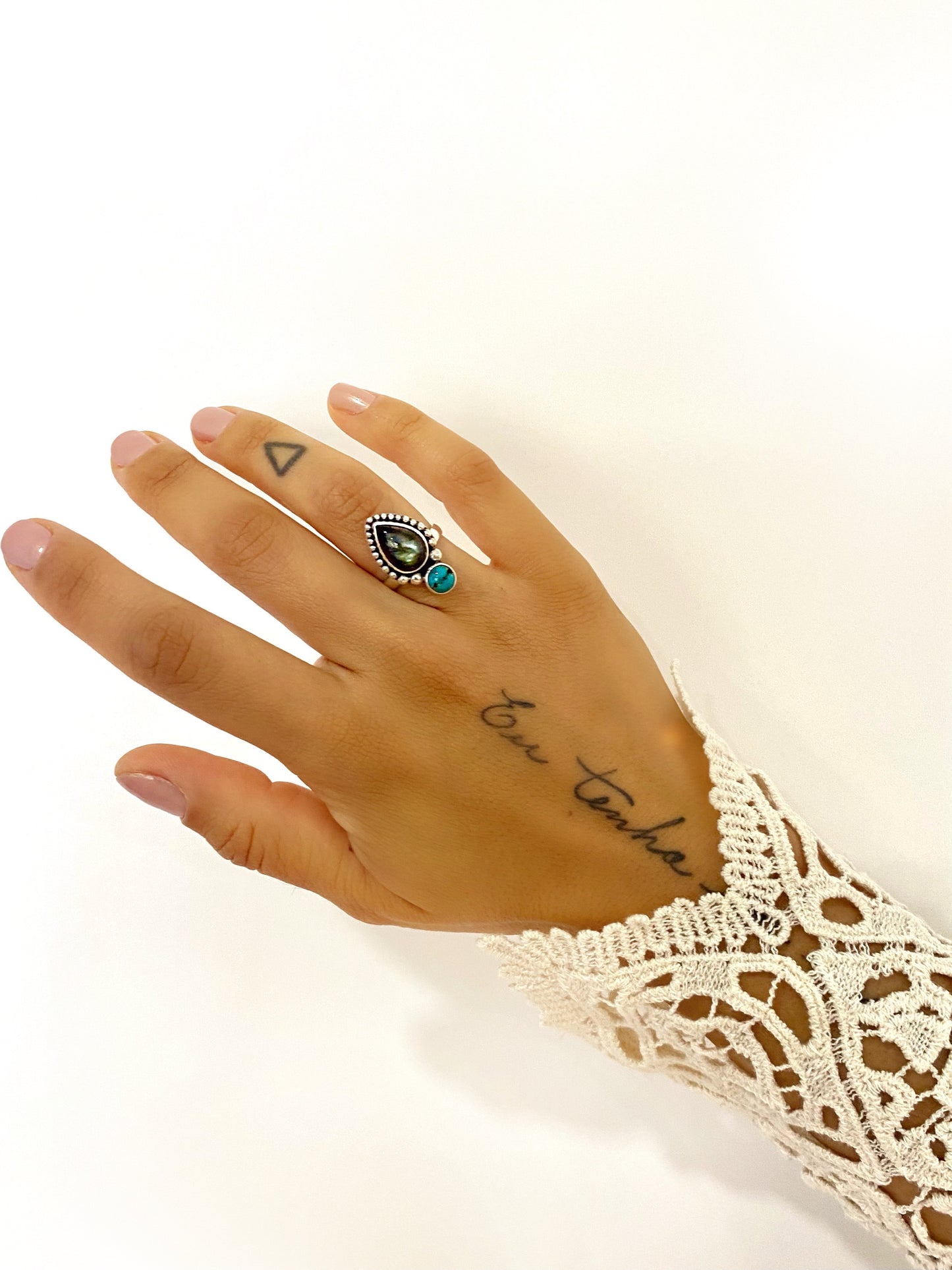 Lua labradorite ring
